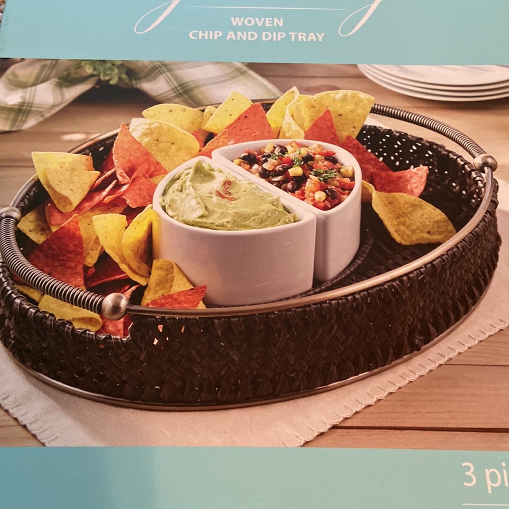 NIB Woven Chip and Dip Tray - Picture 2 of 5